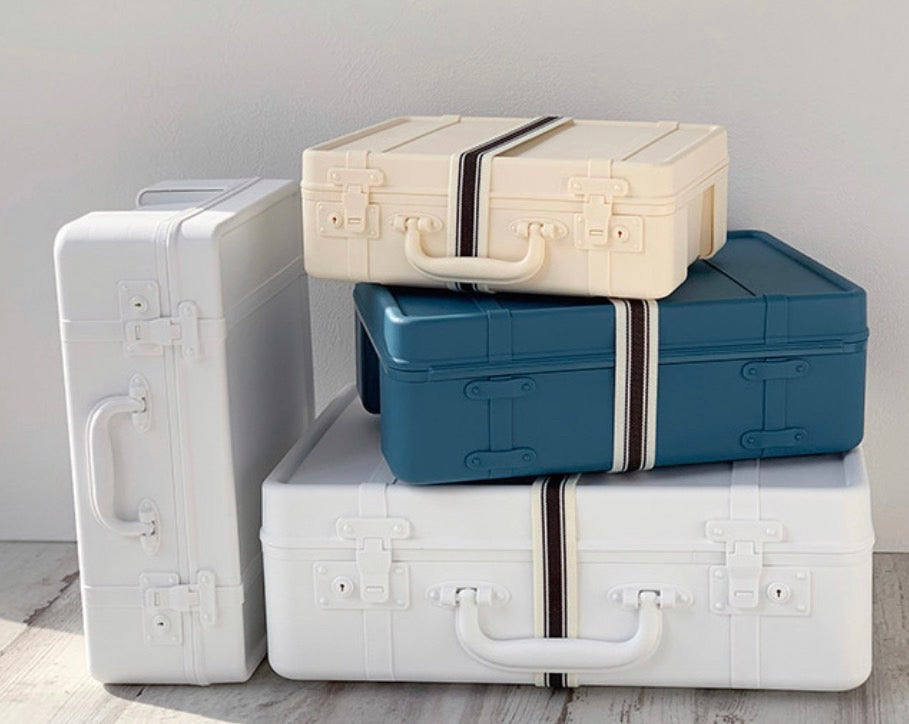 Captivating Display & Toolbox - 'Trunk Story'