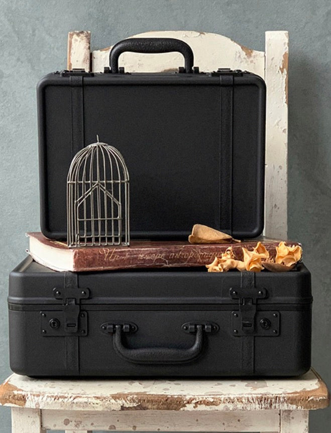 Captivating Display & Toolbox - 'Trunk Story'